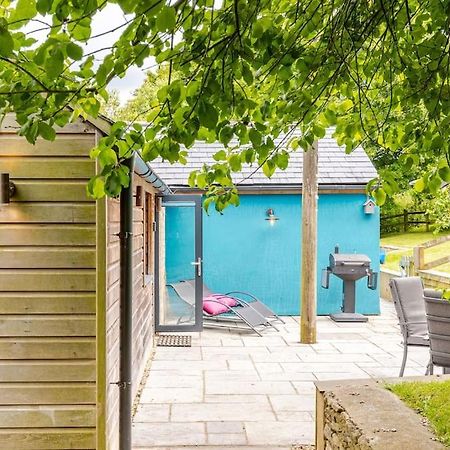 Cosy Cotswolds Retreat Near Bath & Castle Combe Apartman Chippenham  Kültér fotó