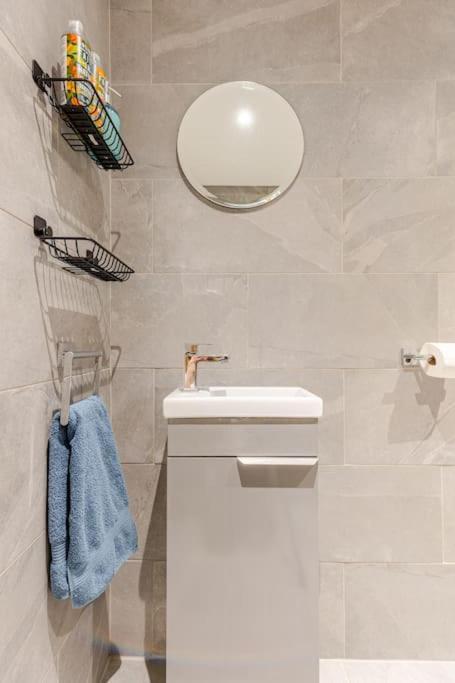 Cosy Cotswolds Retreat Near Bath & Castle Combe Apartman Chippenham  Kültér fotó