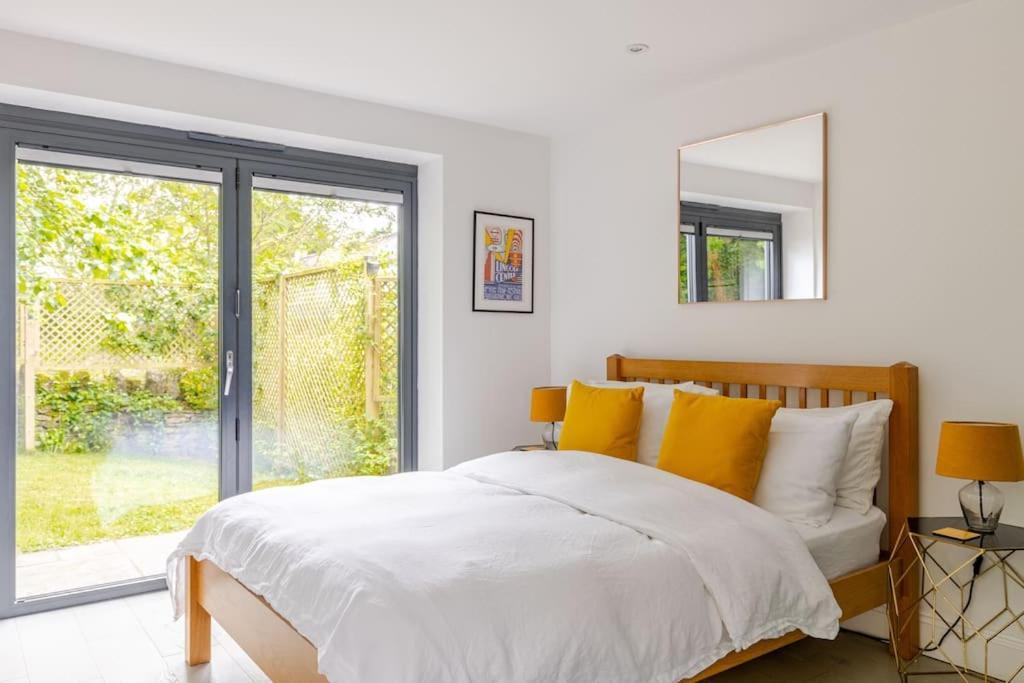 Cosy Cotswolds Retreat Near Bath & Castle Combe Apartman Chippenham  Kültér fotó