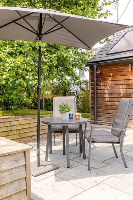 Cosy Cotswolds Retreat Near Bath & Castle Combe Apartman Chippenham  Kültér fotó