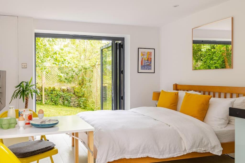 Cosy Cotswolds Retreat Near Bath & Castle Combe Apartman Chippenham  Kültér fotó