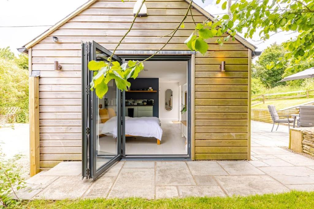 Cosy Cotswolds Retreat Near Bath & Castle Combe Apartman Chippenham  Kültér fotó